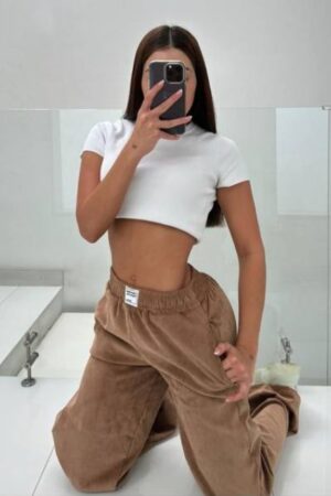 Sudadera Corduroy Chocolate diseño exclusivo tela suave ideal para outfits casuales